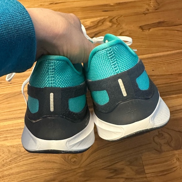 Women’s Size 10 White Jade Nike Air Zoom Structure 25 Running Shoes - Picture 6 of 8